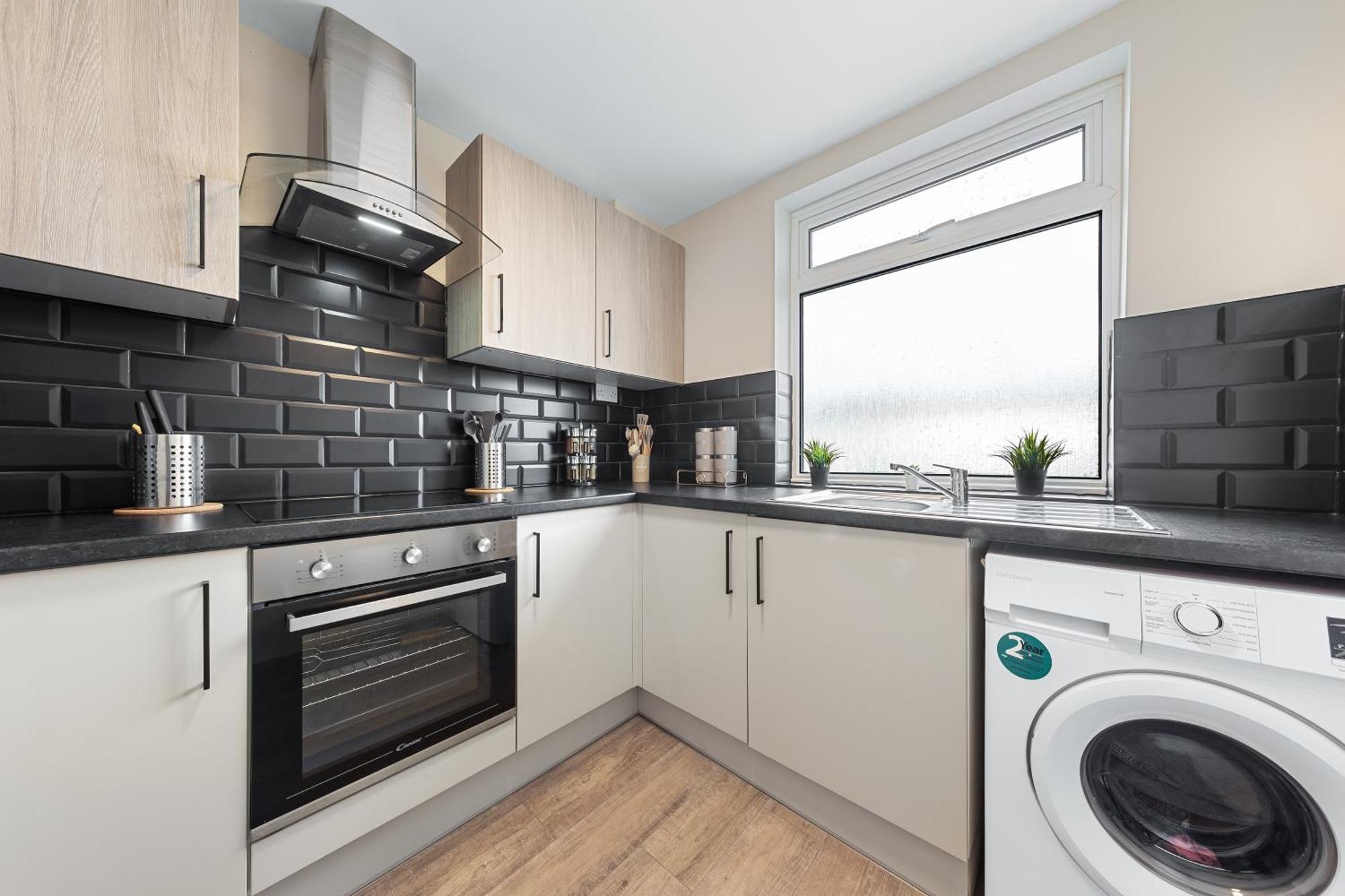 Serviced Ensuite Modern Studio - Sleeps 2 - Near Wembley Stadium - Good Transport Link To Central London - Harrow Ha3 Hatch End Exterior foto